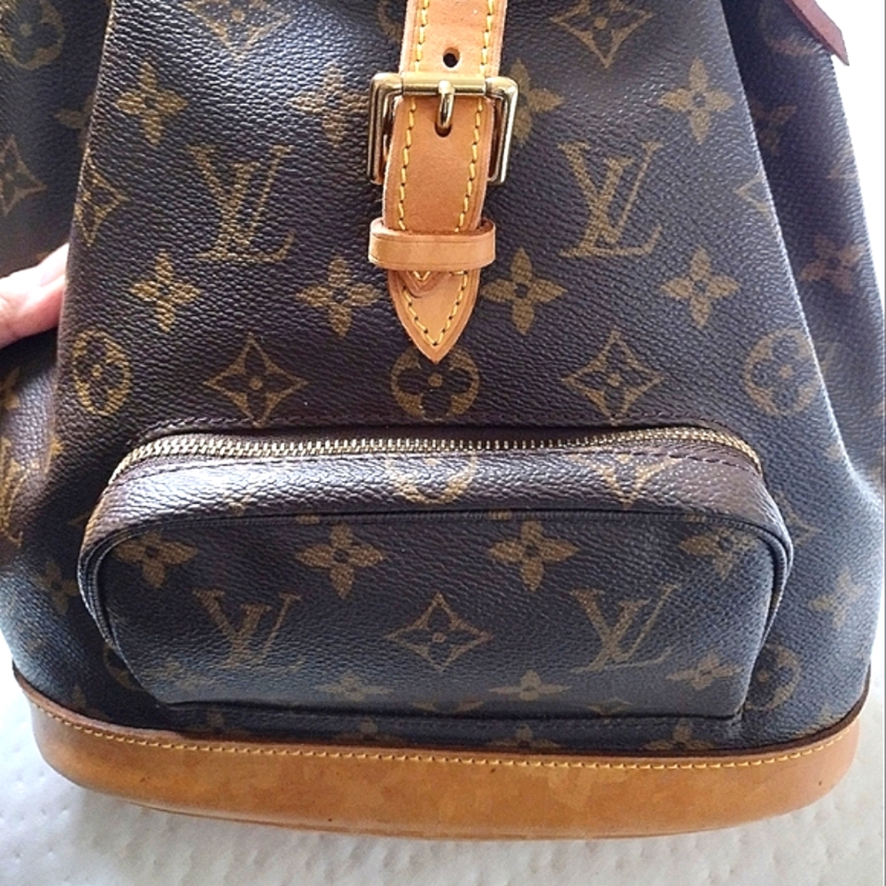 Auth. Louis Vuitton Montsouris MM Rucksack - Picture 7 of 17